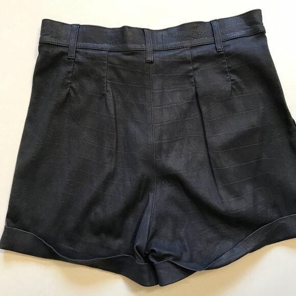SPRWMN Deep Pleat Trouser Leather Shorts Womens Small Navy Blue High Rise Cuffed - Picture 10 of 11